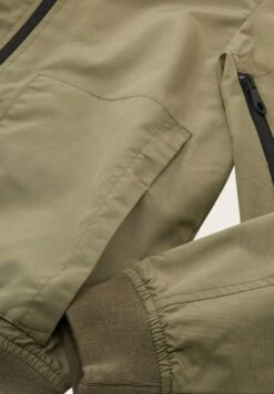 Tom Tailor Mit Abnehmbarer - Bomberjacks - Dusty Olive Green -Fusion 75916e49e011433c8e5e7d05a9b6279f